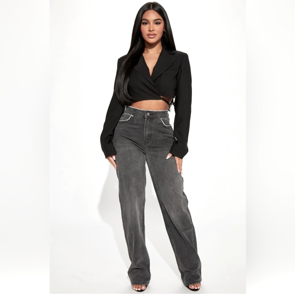 NWT- •Drippin' Straight Leg Jeans- FASHION NOVA